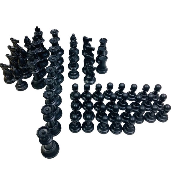 Huge Lot of 128 Replacement Chess Pieces Lightweight Plastic 1.75" to 3" tall - Picture 2 of 7
